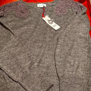 Sweater,. Med, grey, new